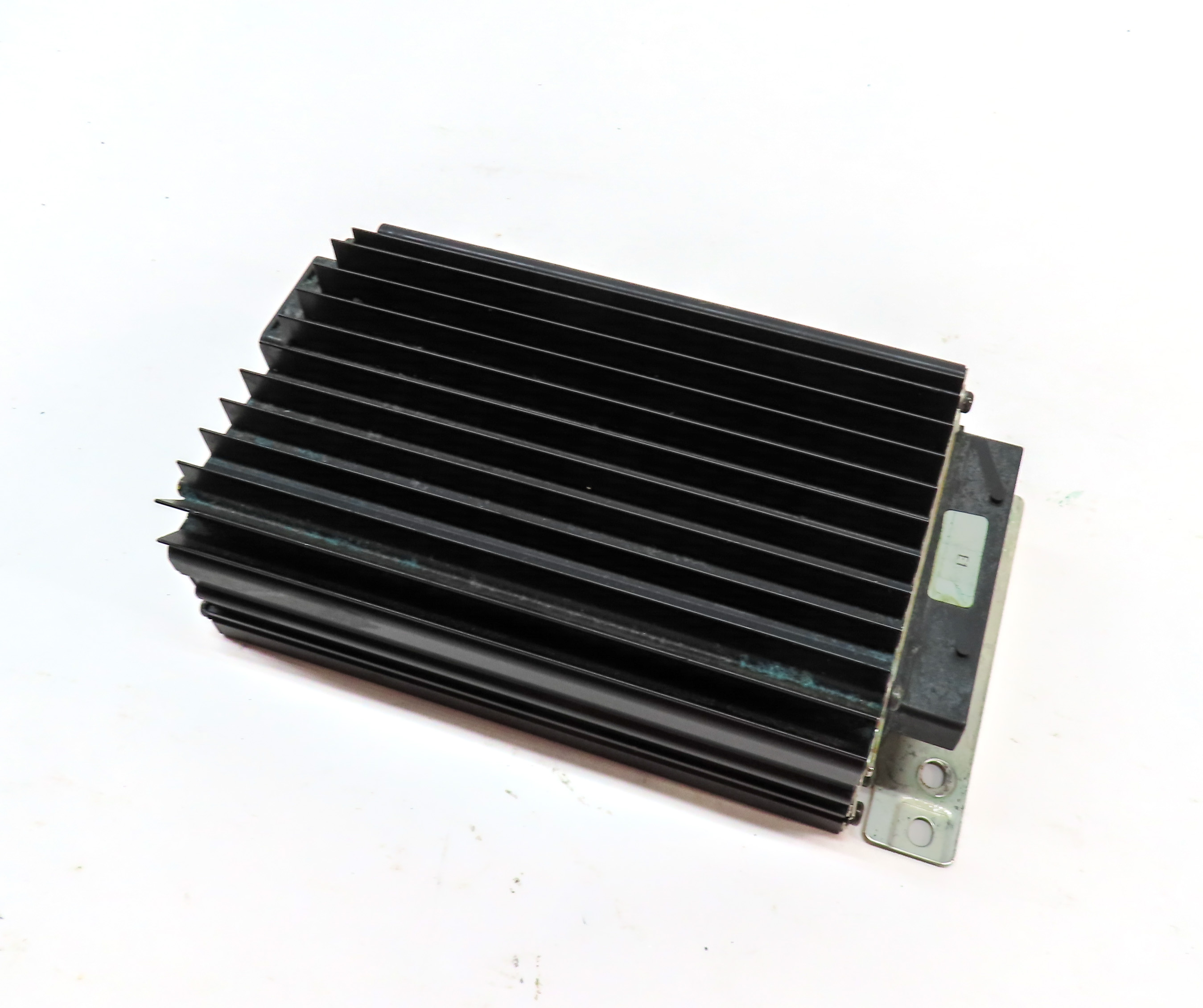 2004 PORSCHE CAYENNE (955) RADIO STEREO SPEAKER AMPLIFIER (BOSE) — exact item pictured